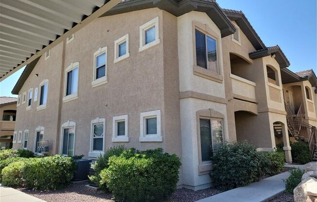 GORGEOUS SW 1st FLOOR UNIT IN GATED COMMUNITY!!