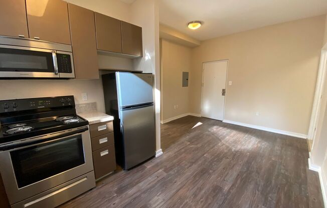 2 beds, 1.5 baths, $1,995, Unit 114
