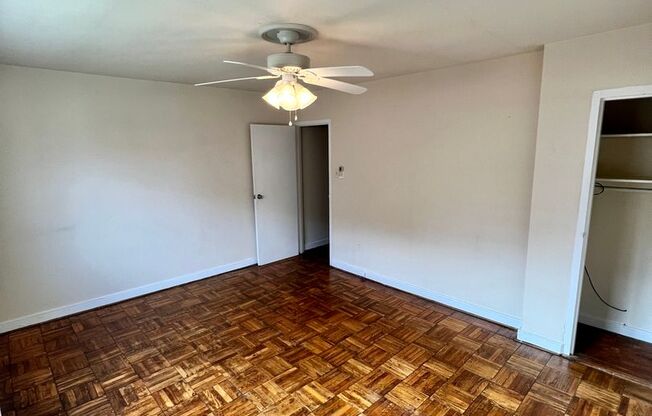 2 beds, 1 bath, $1,395