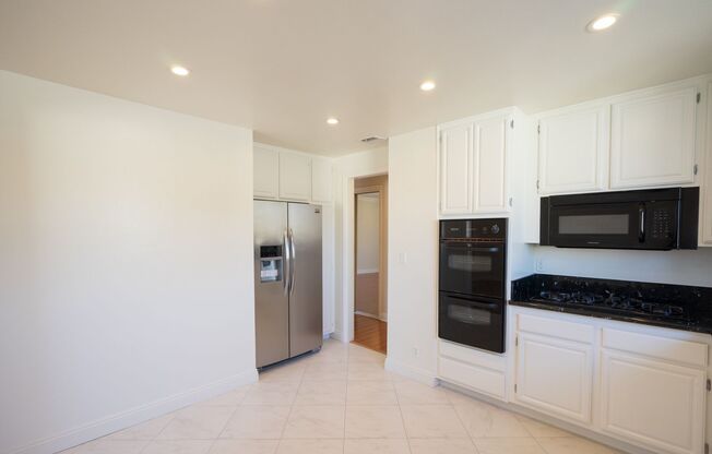 2 beds, 2.5 baths, 1,600 sqft, $5,600, Unit 303