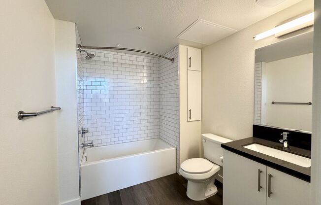 1 bed, 1 bath, 584 sqft, $2,880, Unit 315