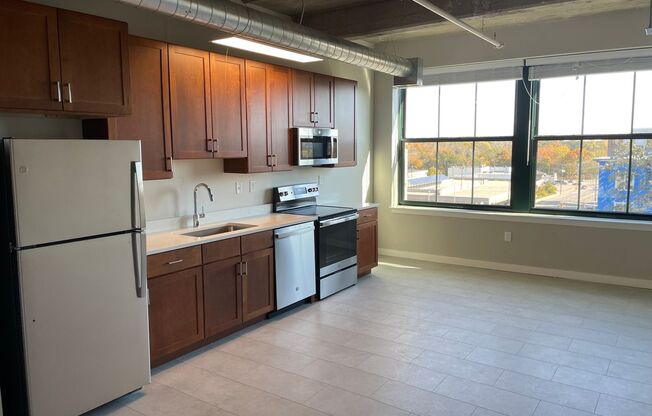 Studio, 1 bath, 581 sqft, $1,950, Unit Unit #305
