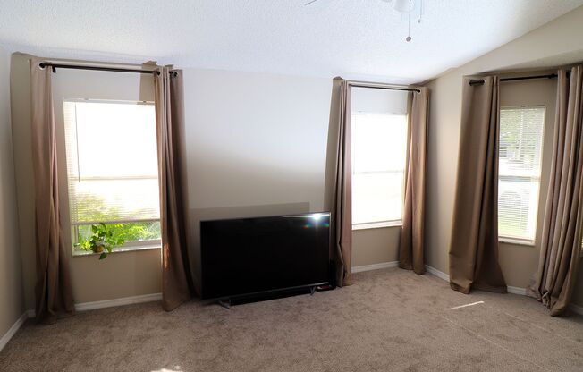 3 beds, 1 bath, $1,800