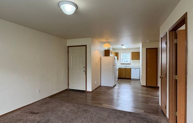 2 beds, 1 bath, $1,198, Unit 105