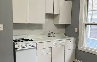 1 bed, 1 bath, 900 sqft, $1,250, Unit Second Floor Rear