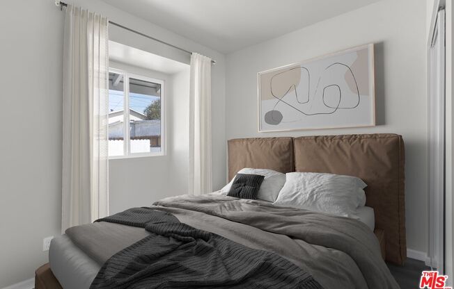 1507 W 50 ST