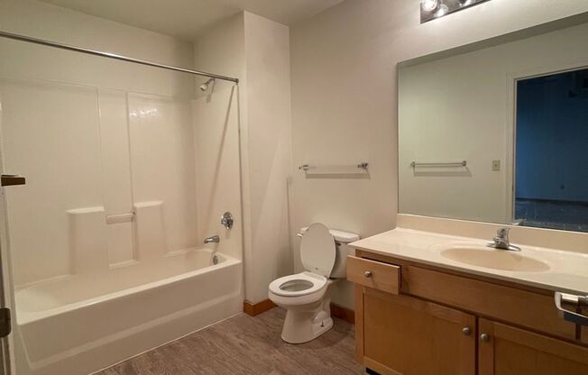 1 bed, 1 bath, 690 sqft, $1,195, Unit 403