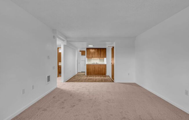 1 bed, 1 bath, 734 sqft, $1,450, Unit 821
