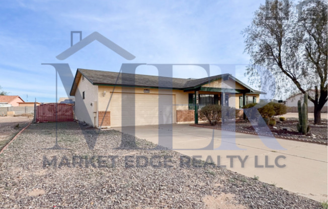 2Bed/1.5Bath House in Arizona City! Ready for Immediate Move-In! -- RV GATE! NO HOA!
