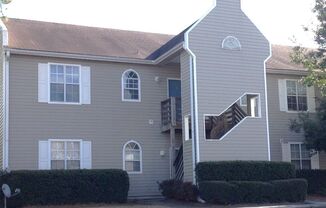 HAMPTON PLACE - First Floor condo near Pine Valley area of South Wilmington!