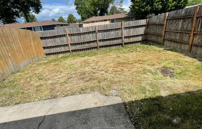 2 beds, 1 bath, 945 sqft, $1,575, Unit 052