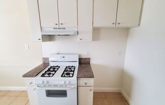 2 beds, 2 baths, $2,195, Unit 506