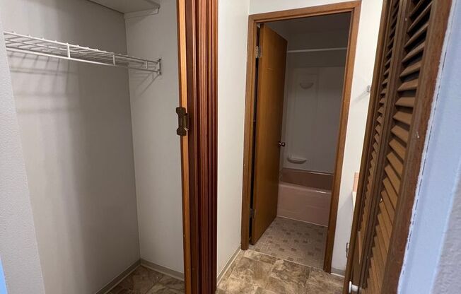 Studio, 1 bath, 348 sqft, $1,225, Unit 206