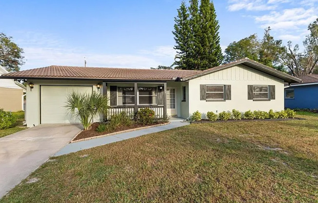 1073 KENWOOD DR