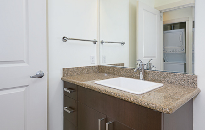 Studio, 1 bath, 453 sqft, $1,595, Unit 404