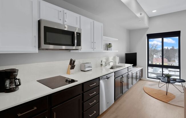 Studio, 1 bath, 394 sqft, $1,100, Unit 2418