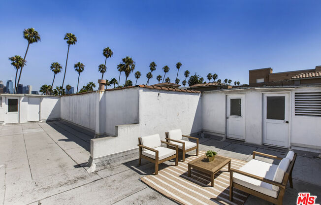 1147 S WESTMORELAND AVE