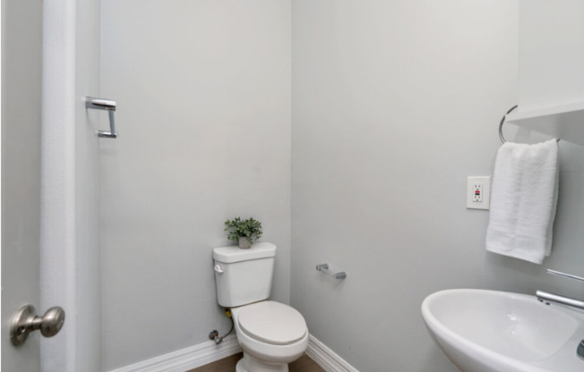 2 beds, 2.5 baths, 1,213 sqft, $1,725, Unit 109