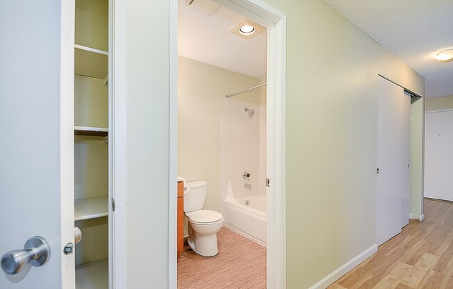 2 beds, 1 bath, 765 sqft, $2,295, Unit 108