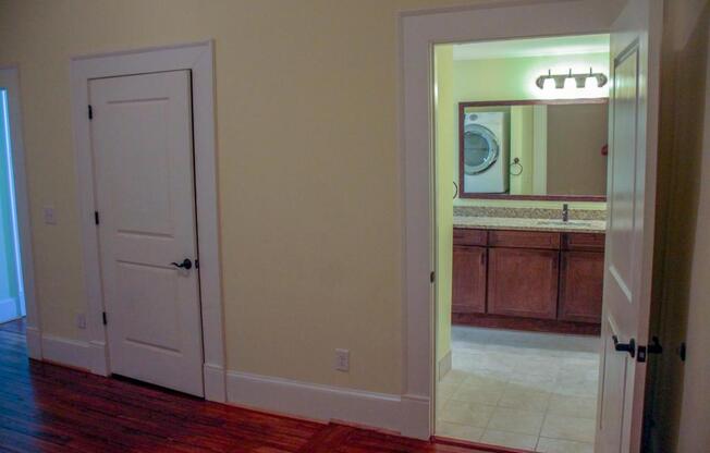 2 beds, 2 baths, 1,100 sqft, $1,895