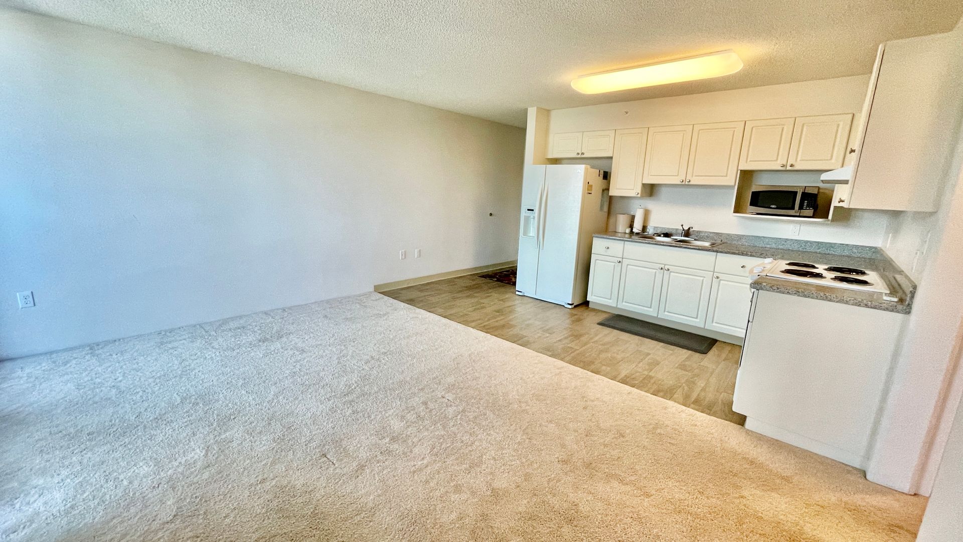 AVAILABLE OCT 1ST! 1/1/1 in 801 SOUTH ST (KAKAAKO)!! GREAT LOCATION