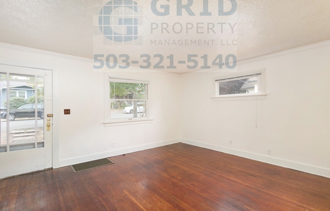 Charming 2 Bedroom Bungalow Available in Northeast Portland!