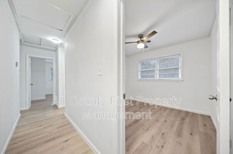 2371 WHITES ML RD