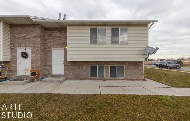 1665 W Tremonton