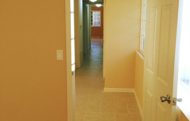 3 beds, 2 baths, $2,800, Unit UNIT C