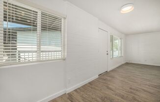 2 beds, 1.5 baths, 900 sqft, $1,279, Unit 32