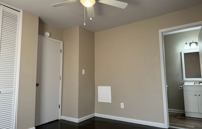 2 beds, 1 bath, 573 sqft, $925, Unit 1624 #23