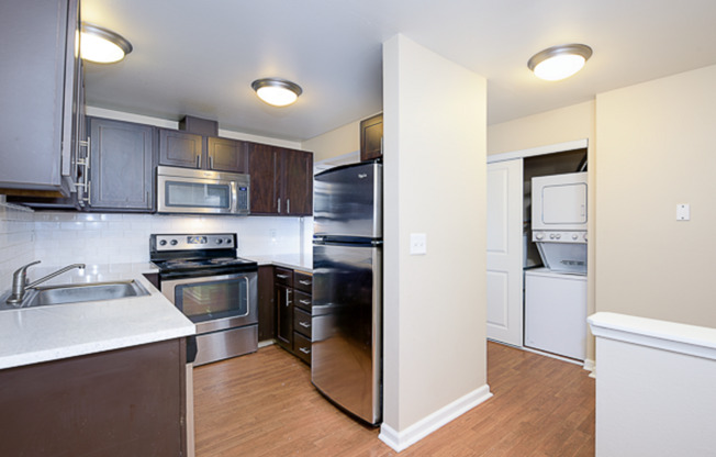 2 beds, 1 bath, 834 sqft, $1,995, Unit 1-107