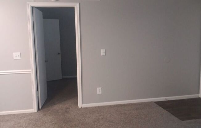 1 bed, 1 bath, 555 sqft, $615, Unit 7814-110