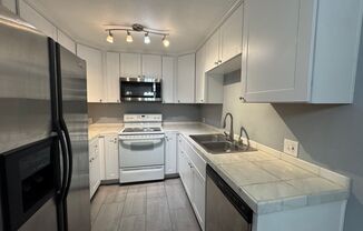 Clean & Comfortable 2 Bed / 2 Bath Condo – Central Reno – $1,450/mo