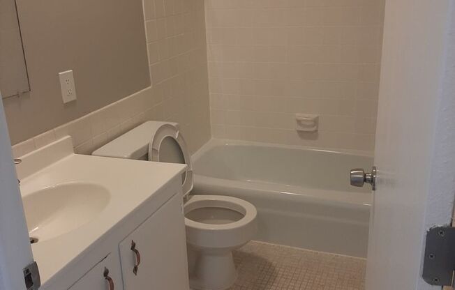 1 bed, 1 bath, 600 sqft, $999, Unit 1053304