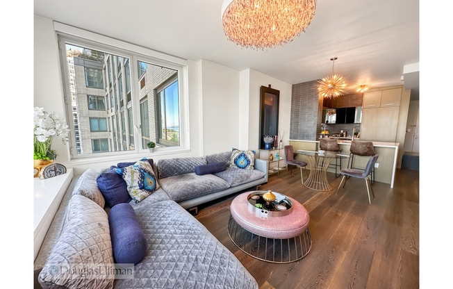 2 beds, 1 bath, 940 sqft, $6,500, Unit 11K