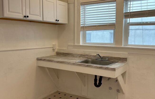 Studio, 1 bath, $1,400, Unit Unit 112