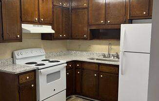 2 beds, 1 bath, 900 sqft, $1,275, Unit E5