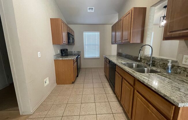 3 beds, 2 baths, $1,550