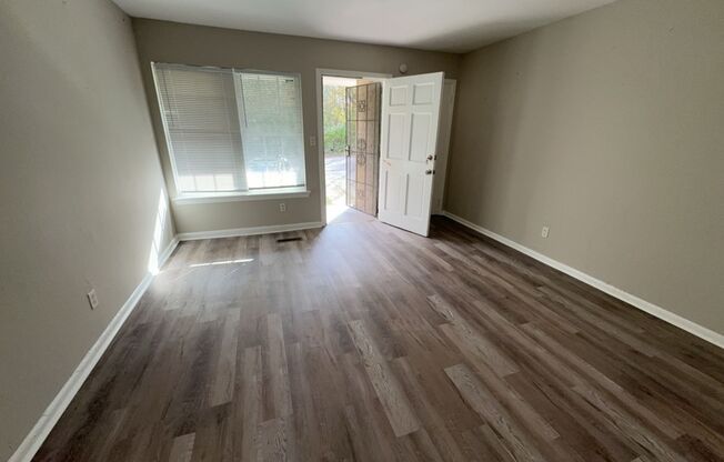 2 beds, 1 bath, $950