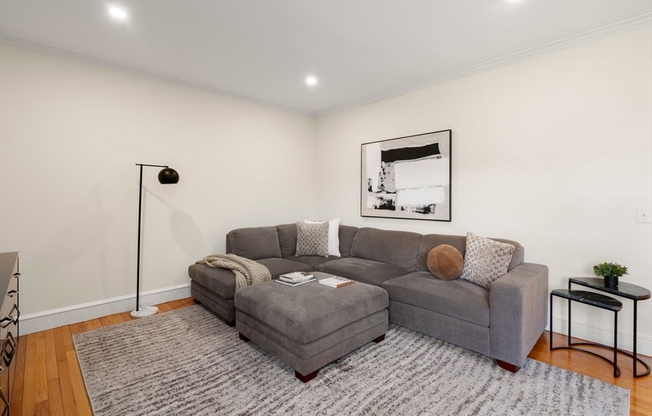 15 MONMOUTH CT