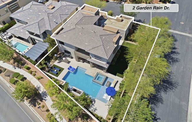 Modern Elegance in The Ridges - Furnished