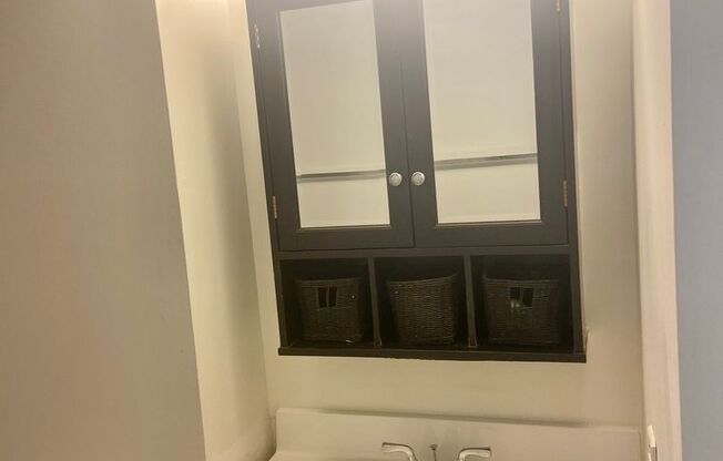 1 bed, 1 bath, $1,900