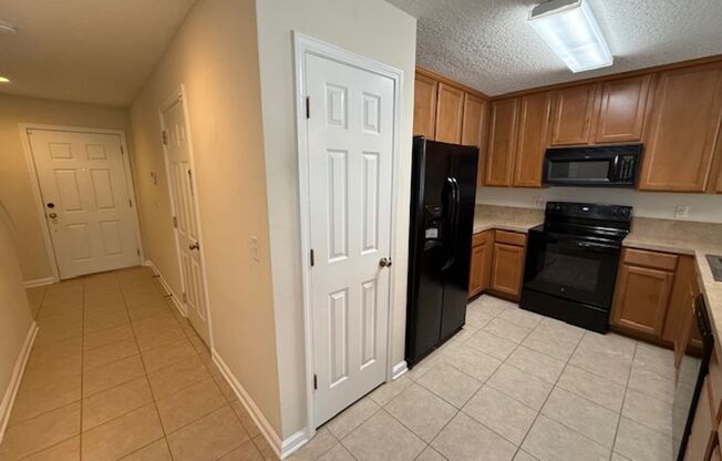 Spacious 2-Bedroom Townhome in Cypress Trace!