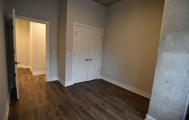 2 beds, 2 baths, 976 sqft, $4,175, Unit 3833-317