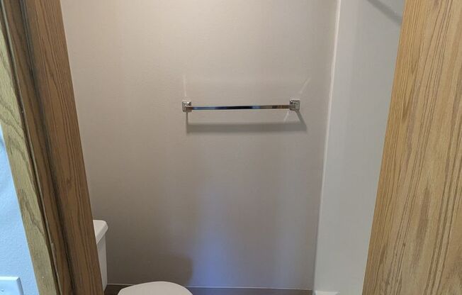 2 beds, 2 baths, 950 sqft, $1,350, Unit 23