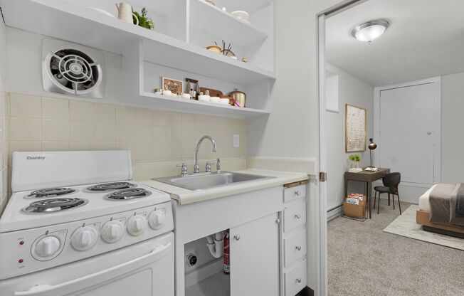 University Crest Apartments | Private-Entrance 1-Bedrooms Near UW