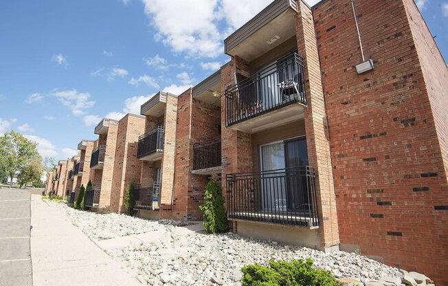 exterior of arcadian grove apartments