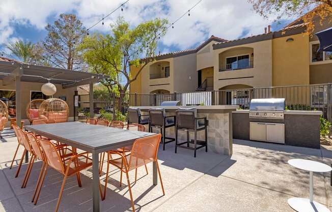 Featuring ample seating options near the grills on our pool deck, you can lounge in style while soaking up the sun or enjoying a refreshing dip in the pool.