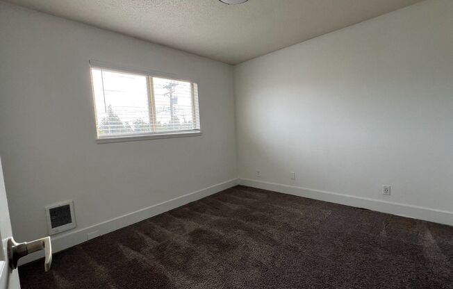 2 beds, 1 bath, 758 sqft, $1,495, Unit 29